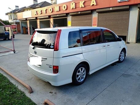 2010 Toyota ISis I Рестайлинг, белый, 1150000 рублей, вид 2