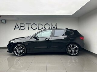 2019 BMW 1 серии 118i III (F40), чёрный, 1747000 рублей, вид 4