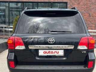 2015 Toyota Land Cruiser 200 Series Рестайлинг 1, чёрный, 3790000 рублей, вид 5