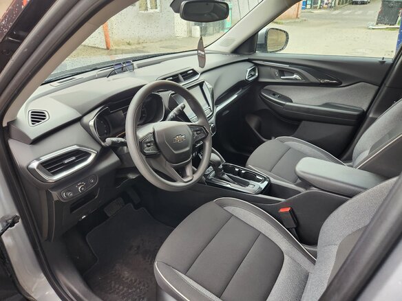 2023 Chevrolet TrailBlazer III Рестайлинг, серый, 1650000 рублей - вид 10