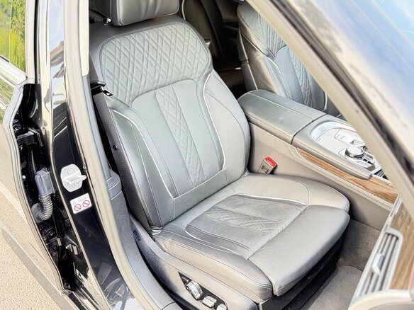2020 BMW 7 серии 750d xDrive VI (G11/G12) Рестайлинг, чёрный, 7500000 рублей - вид 22