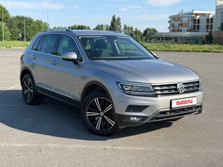 2018 Volkswagen Tiguan II, серебристый, 2990000 рублей, вид 2