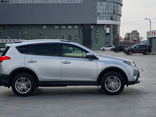 2013 Toyota RAV4 IV (XA40), серебристый, 1750000 рублей, вид 5