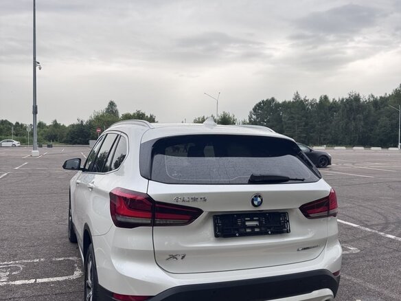 2022 BMW X1 18i sDrive II (F48) Рестайлинг, белый - вид 5