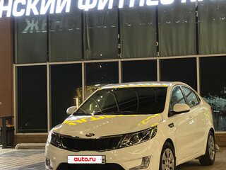 2013 Kia Rio III, белый, 750000 рублей, вид 3