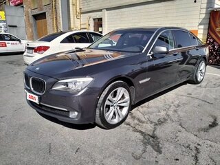 2009 BMW 7 серии Long 730Ld V (F01/F02/F04), серый, 1780000 рублей, вид 1