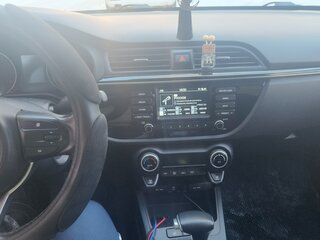 2017 Kia Rio IV, серебристый, 1150000 рублей, вид 5