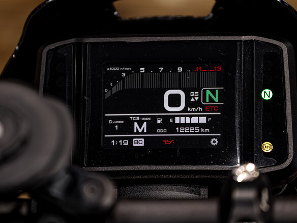 2022 Yamaha XSR900, чёрный, 1050000 рублей - вид 5