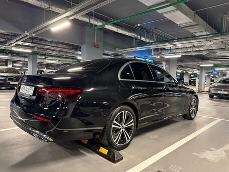 2021 Mercedes-Benz E-Класс 250 V (W213, S213, C238) Рестайлинг, чёрный, 4390000 рублей, вид 4