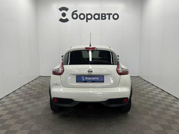 2017 Nissan Juke I Рестайлинг, белый, 1500000 рублей - вид 5