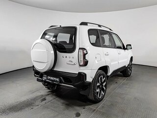2026 Lada (ВАЗ) Niva Travel I Рестайлинг, белый, 1585000 рублей, вид 5