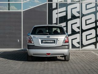 2007 Kia Rio II, серебристый, 555000 рублей, вид 4