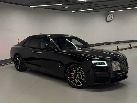 2022 Rolls-Royce Ghost Black Badge II (Series I), чёрный, 30000000 рублей, вид 1