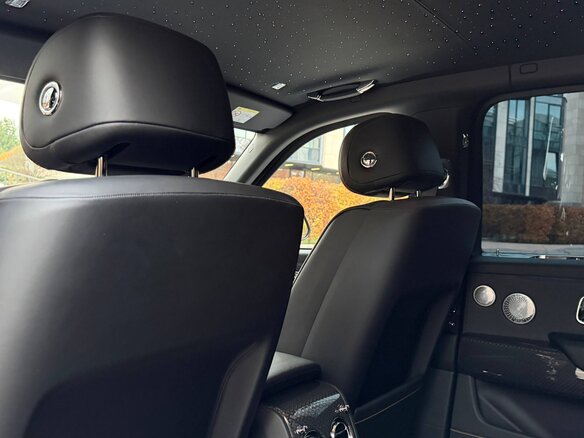 2026 Rolls-Royce Cullinan Black Badge I Рестайлинг (Series II), чёрный, 59850000 рублей - вид 28