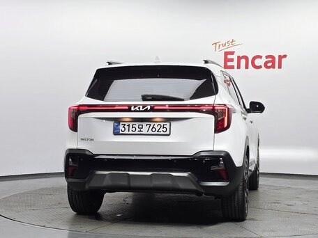2023 Kia Seltos I Рестайлинг, белый, 2290000 рублей, вид 4