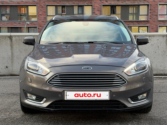 2015 Ford Focus III Рестайлинг, серый, 1050000 рублей - вид 1