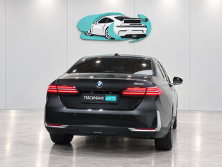 2025 BMW 5 серии 520i VIII (G60/G61/G68), серый, 5987500 рублей, вид 3