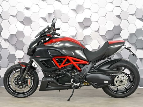 2011 Ducati Diavel Carbon, чёрный, 749000 рублей, вид 4