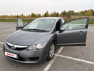 2010 Honda Civic VIII Рестайлинг, серый, 1200000 рублей, вид 2