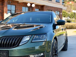 2019 Skoda Octavia III (A7) Рестайлинг, зелёный, 1700000 рублей, вид 3