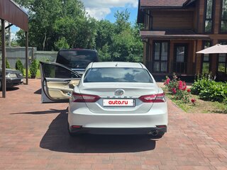2022 Toyota Camry VIII (XV70) Рестайлинг, белый, 2899999 рублей, вид 4