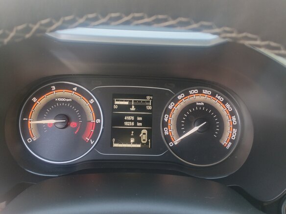 2025 Lada (ВАЗ) Vesta SW Cross I Рестайлинг (NG), чёрный, 1700000 рублей - вид 6