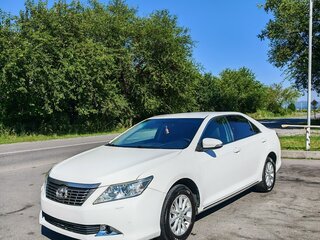 2013 Toyota Camry VII (XV50), белый, 1600000 рублей, вид 1