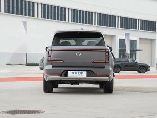 2026 GAC Trumpchi S7 I Рестайлинг, серый, 4999000 рублей, вид 4