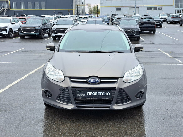 2013 Ford Focus III, коричневый - вид 1