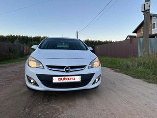 2013 Opel Astra J Рестайлинг, белый, 860000 рублей, вид 1