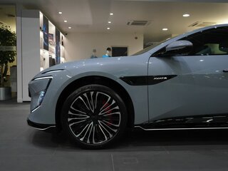 2026 Avatr 12, синий, 8290000 рублей, вид 4