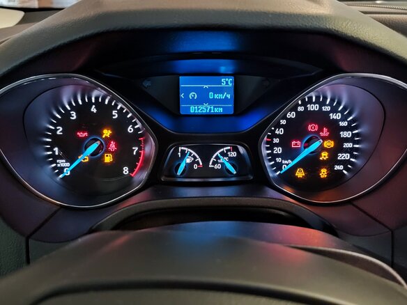 2018 Ford Focus III Рестайлинг, белый, 1600000 рублей - вид 13