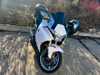 2010 Honda VFR 1200, белый, 750000 рублей, вид 1