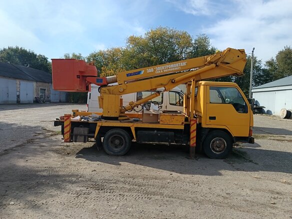 1988 Fuso (Mitsubishi) Canter, жёлтый, 2000000 рублей - вид 1