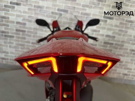 2025 Ducati Panigale V4, красный, 3485000 рублей, вид 4