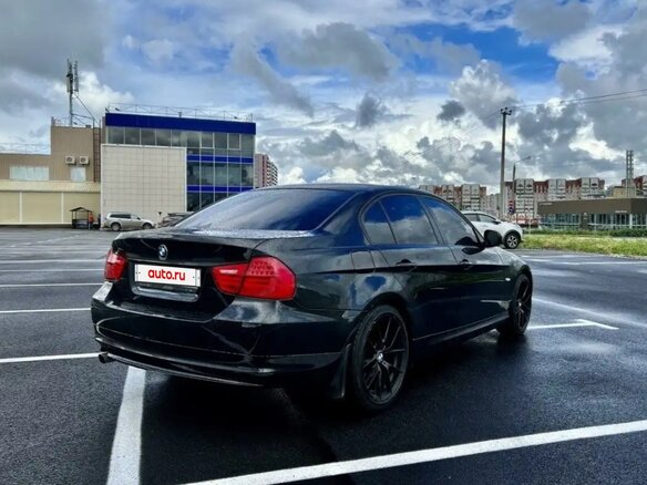 2010 BMW 3 серии 318i V (E90/E91/E92/E93) Рестайлинг, чёрный, 915000 рублей - вид 4