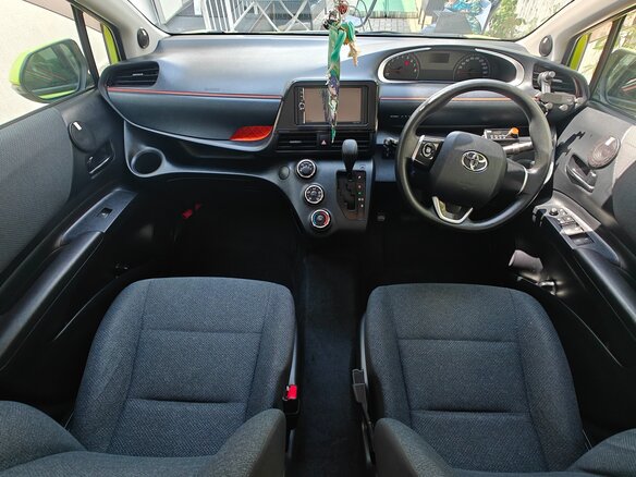 2017 Toyota Sienta II, жёлтый, 1150000 рублей - вид 14