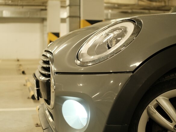 2018 Mini Hatch Cooper III (F55/F56), серый, 1700000 рублей - вид 17