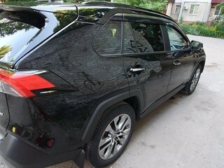2020 Toyota RAV4 V (XA50), чёрный, 4400000 рублей, вид 2