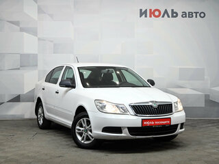 2012 Skoda Octavia II (A5) Рестайлинг, белый, 850000 рублей, вид 3