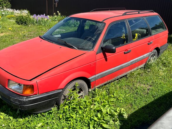 1989 Volkswagen Passat B3, красный, 65000 рублей