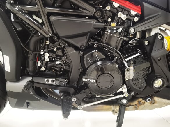 2021 Ducati Diavel, серый, 2390000 рублей - вид 12