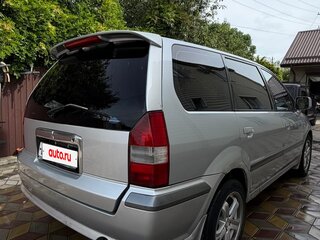 2003 Mitsubishi Space Wagon III, серебристый, 400000 рублей, вид 2