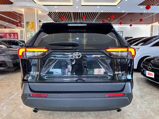 2024 Toyota RAV4 V (XA50), чёрный, 3060000 рублей, вид 5