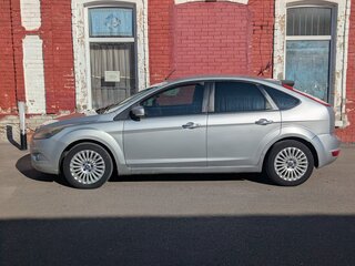 2009 Ford Focus II Рестайлинг, серебристый, 675000 рублей, вид 4