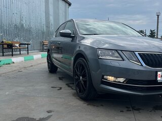 2020 Skoda Octavia III (A7) Рестайлинг, серый, 3000000 рублей, вид 4
