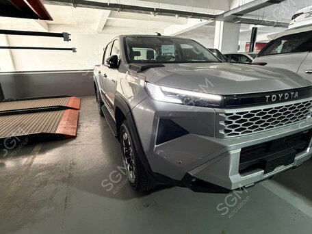2026 Toyota Hilux IX, серый, 7990000 рублей, вид 2