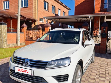 2015 Volkswagen Touareg II Рестайлинг, белый, 2550000 рублей, вид 2