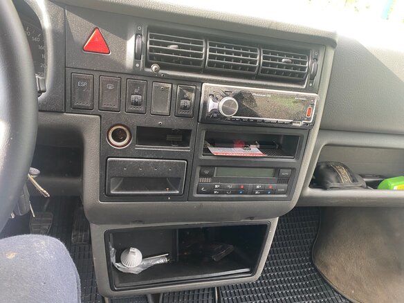 2001 Volkswagen Multivan T4, серебристый, 1400000 рублей - вид 15