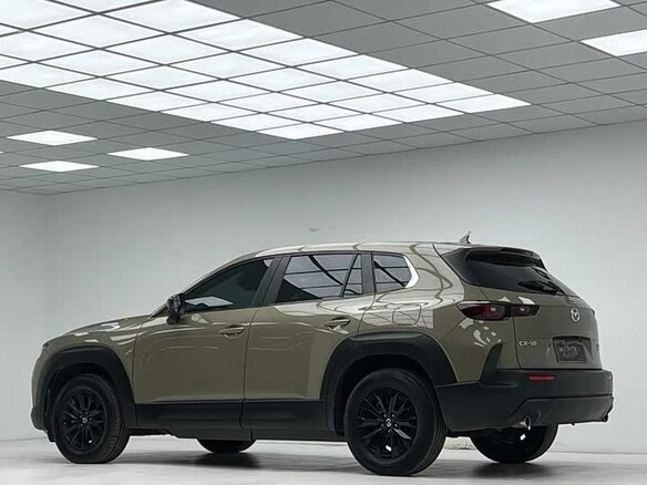 2023 Mazda CX-50, бежевый, 2920000 рублей - вид 3
